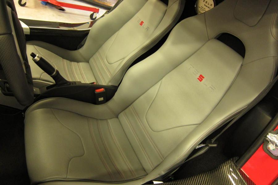  Tesla Roadster Final Edition 2012 года  (фото 13 из 18)